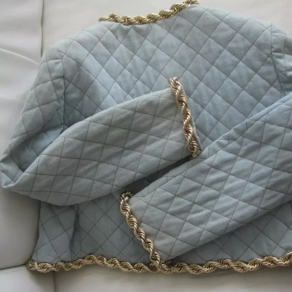 MOSCHINO COUTURE LIGHT WASH FADED DENIM QUILT GOLD CHAIN JACKET IT44 USA 10 - Picture 8 of 15